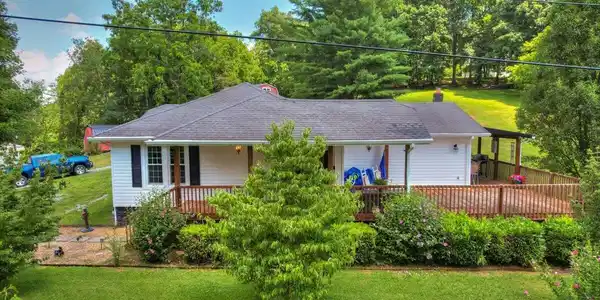 2589 Elizabethton Highway