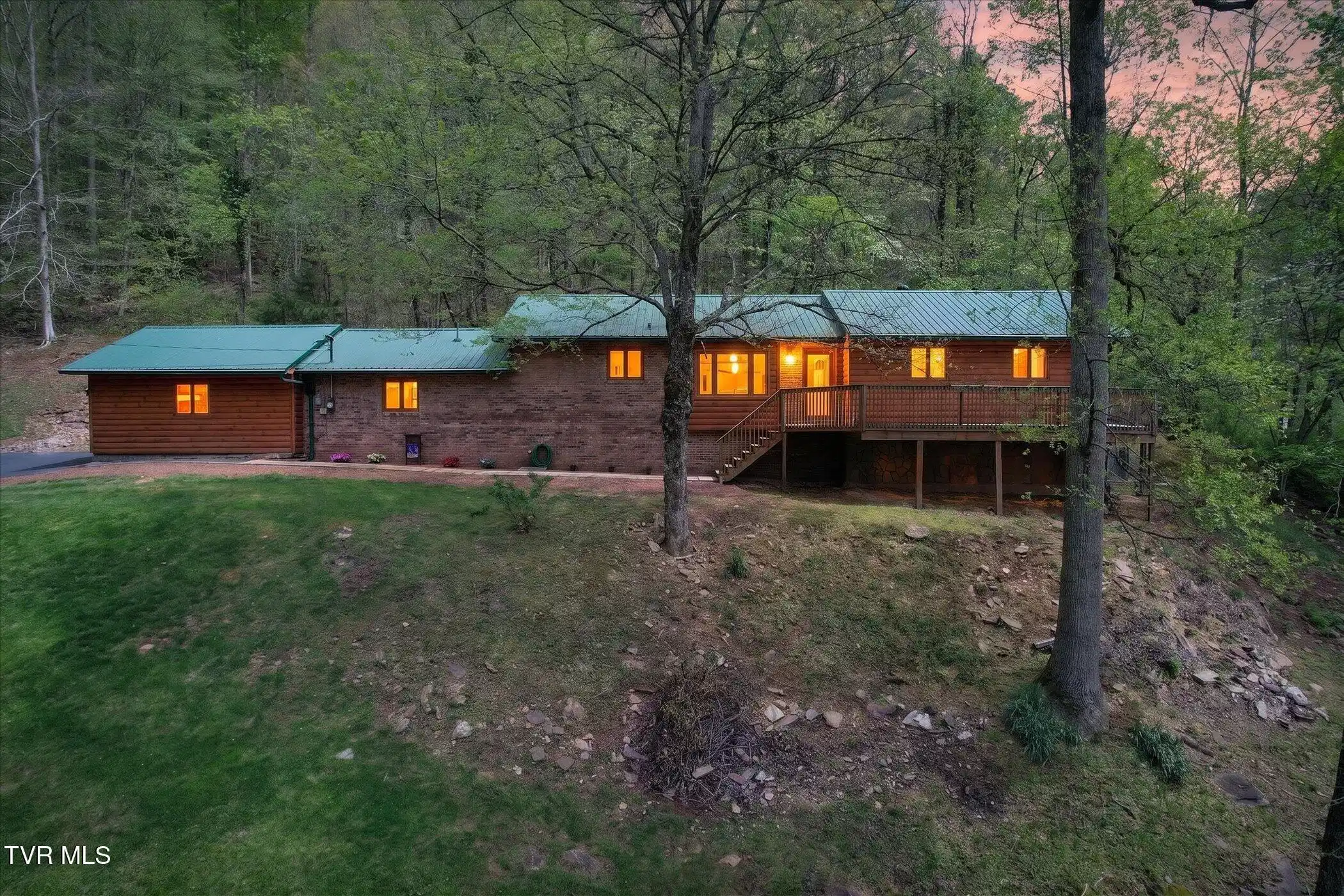 Image 1: blue springs main photo