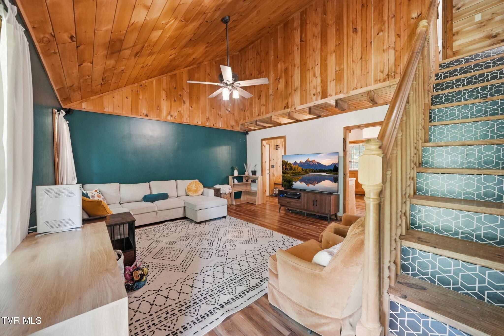 Image 2: 21-web-or-mls-012_DSC02193