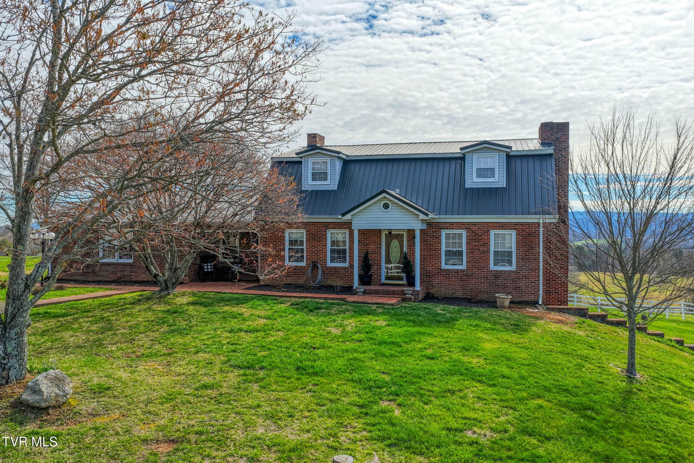 Image 1: 271 Willis Rd. Rog MLSa (1 of 50)