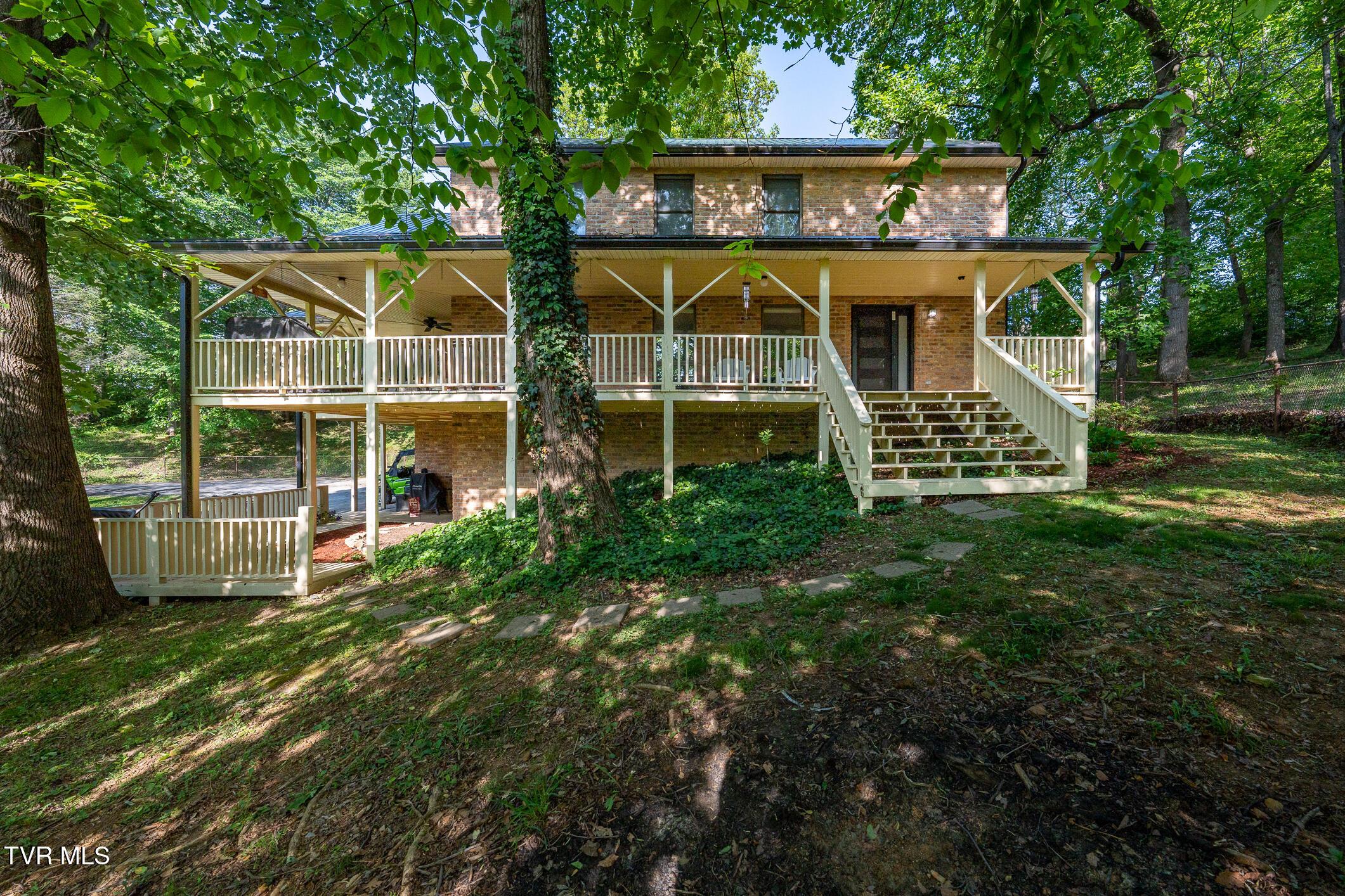 Image 3: 127 Markwood Cir (11 of 53)