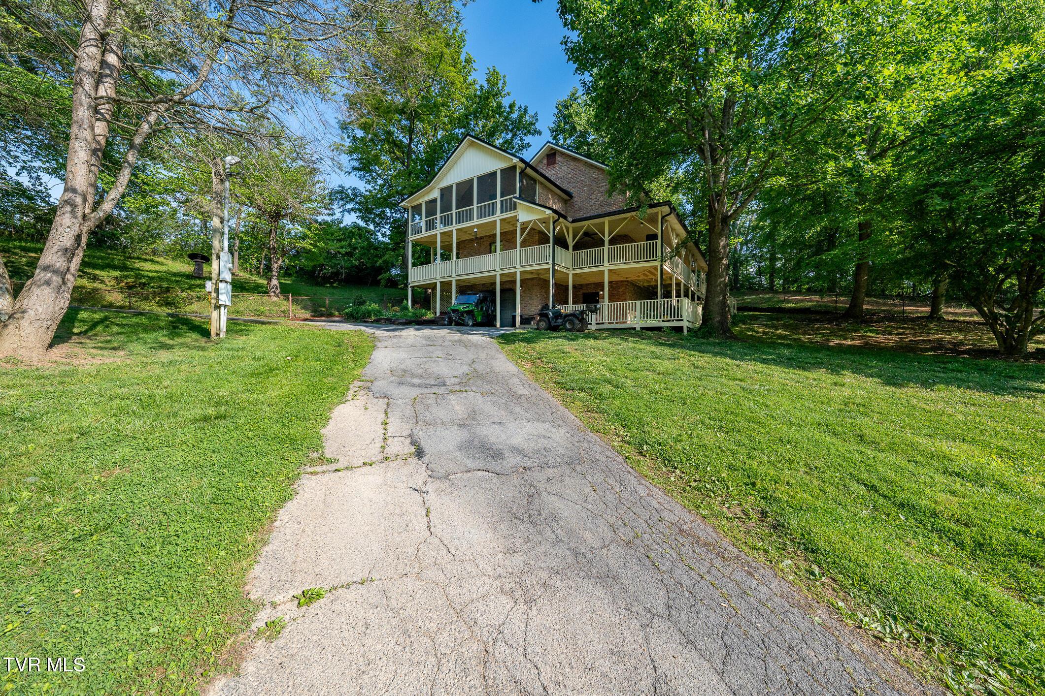 Image 4: 127 Markwood Cir (3 of 53)