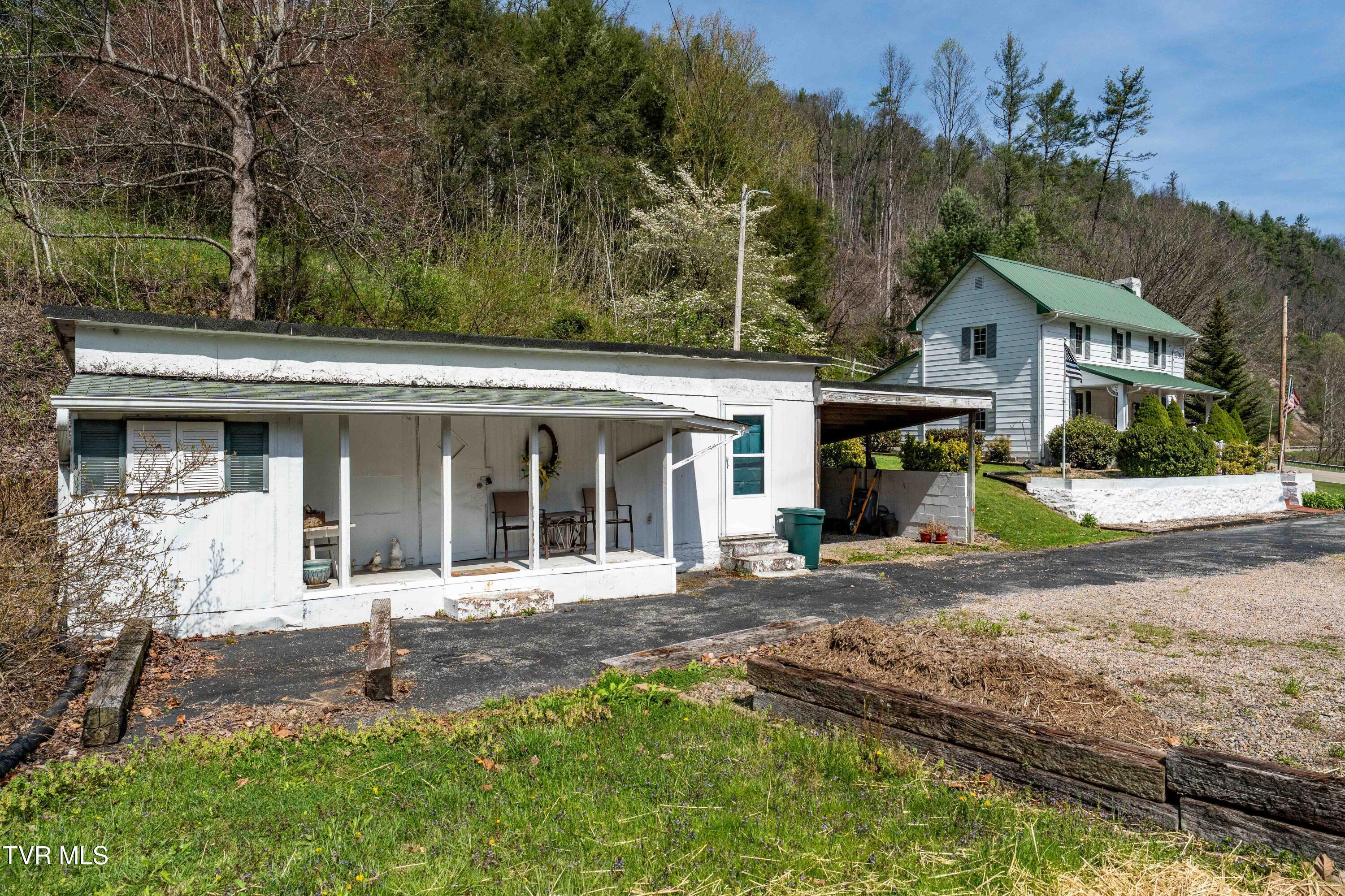 Image 4: 6646 Roan Creek Rd (4 of 81)