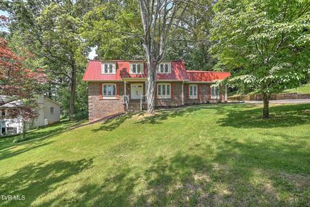 505 Red Oak Lane