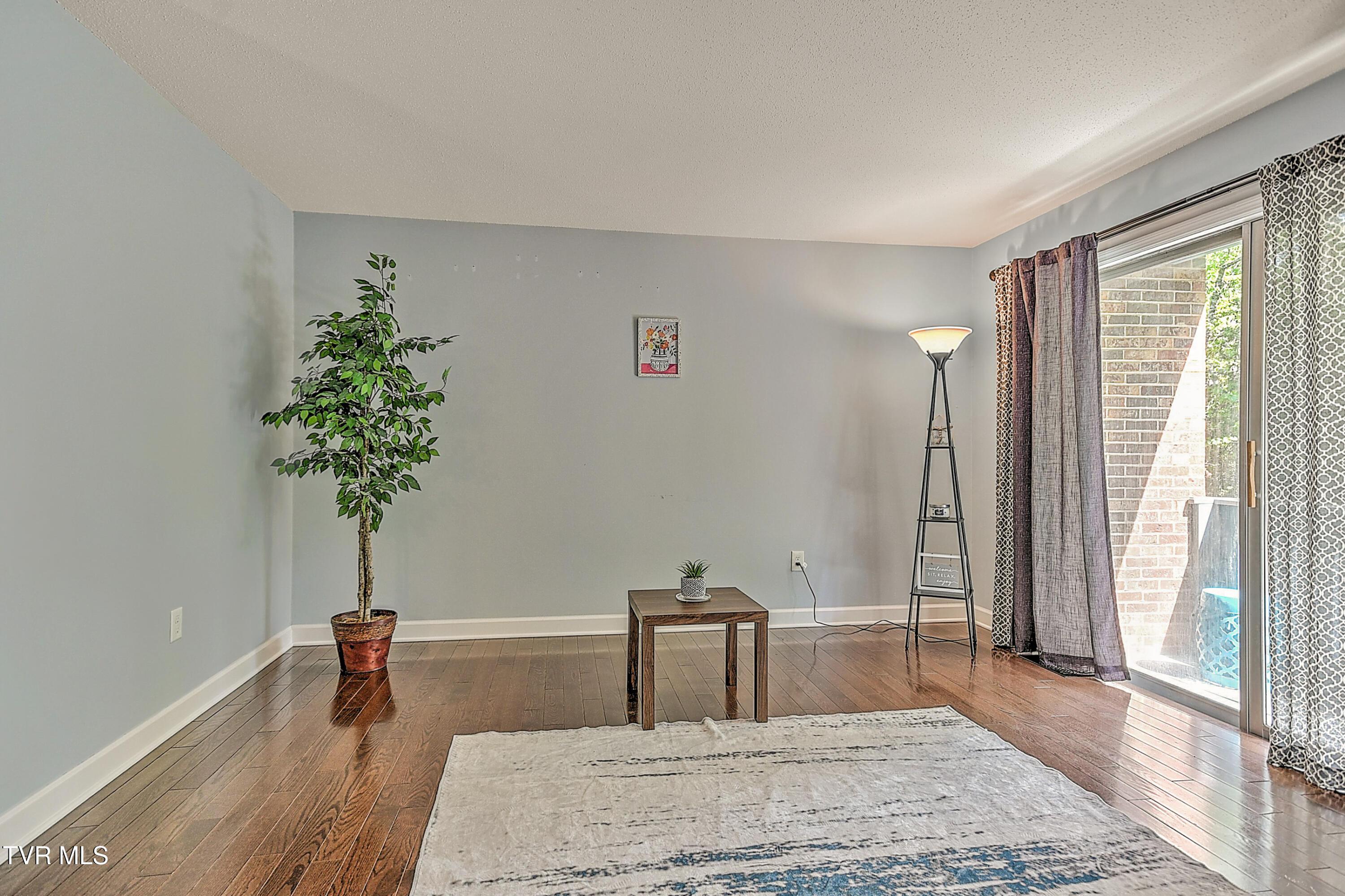 Image 4: 361 Belmont JB-4