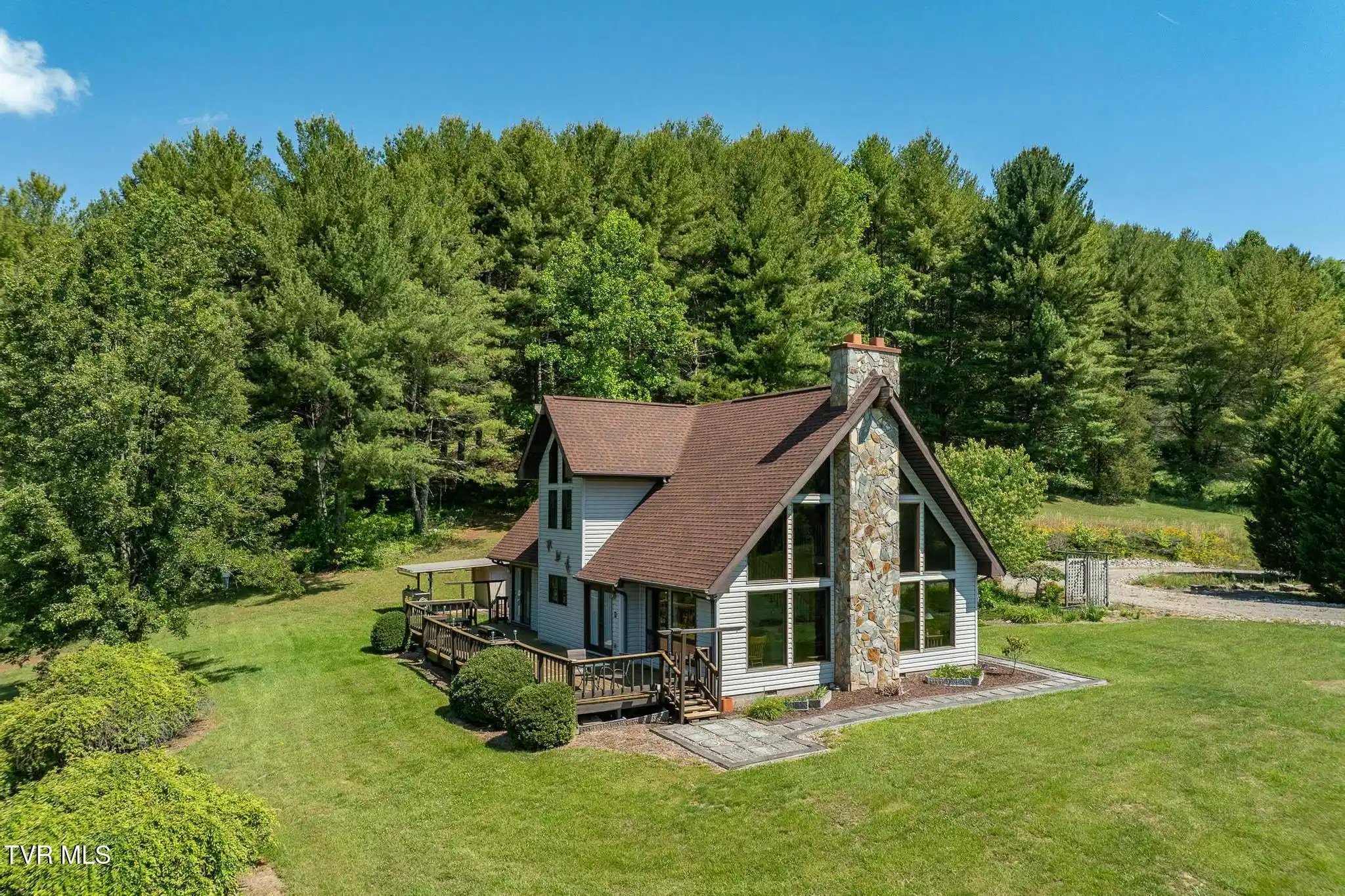 Image 1: 336 Mack Branch Road (17 of 109)
