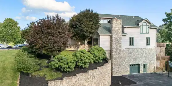 Image 4: 16-web-or-mls-21580-moonlight-bay-rd