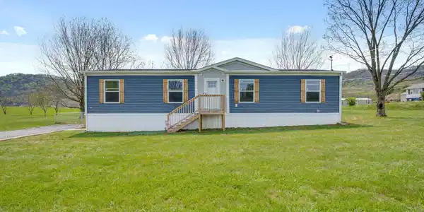 112 Maple Lane