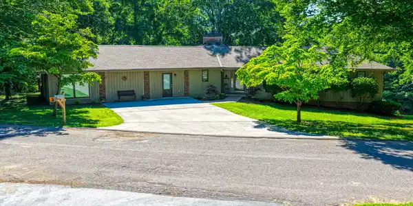 707 West Hlls Drive