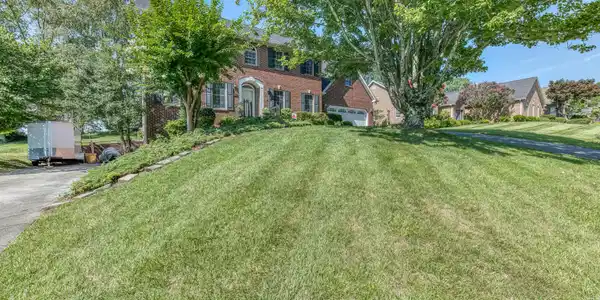Image 2: 3422 Berkshire Cir-62