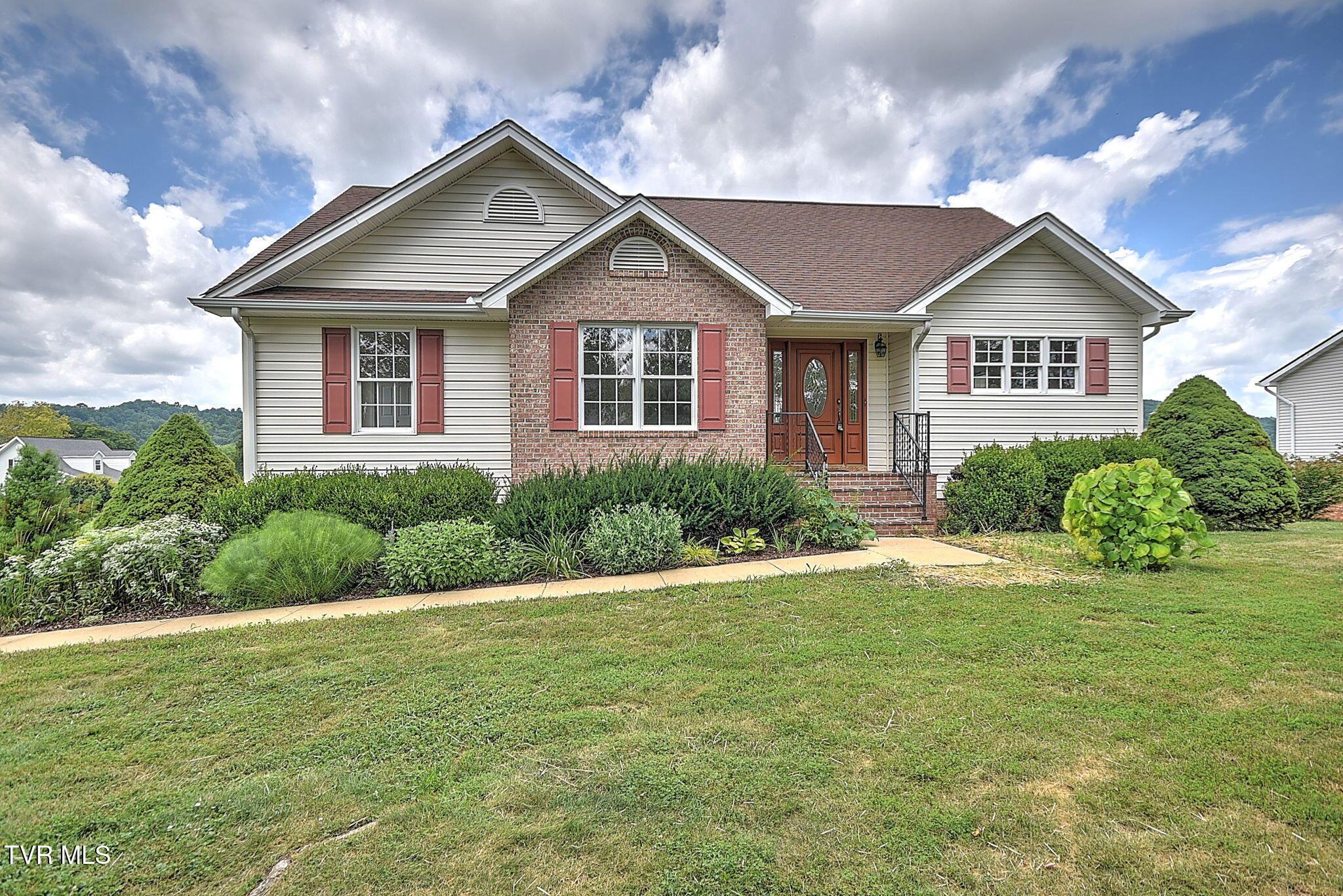 Image 3: 3-web-or-mls-25287 Whiteridge DB-3