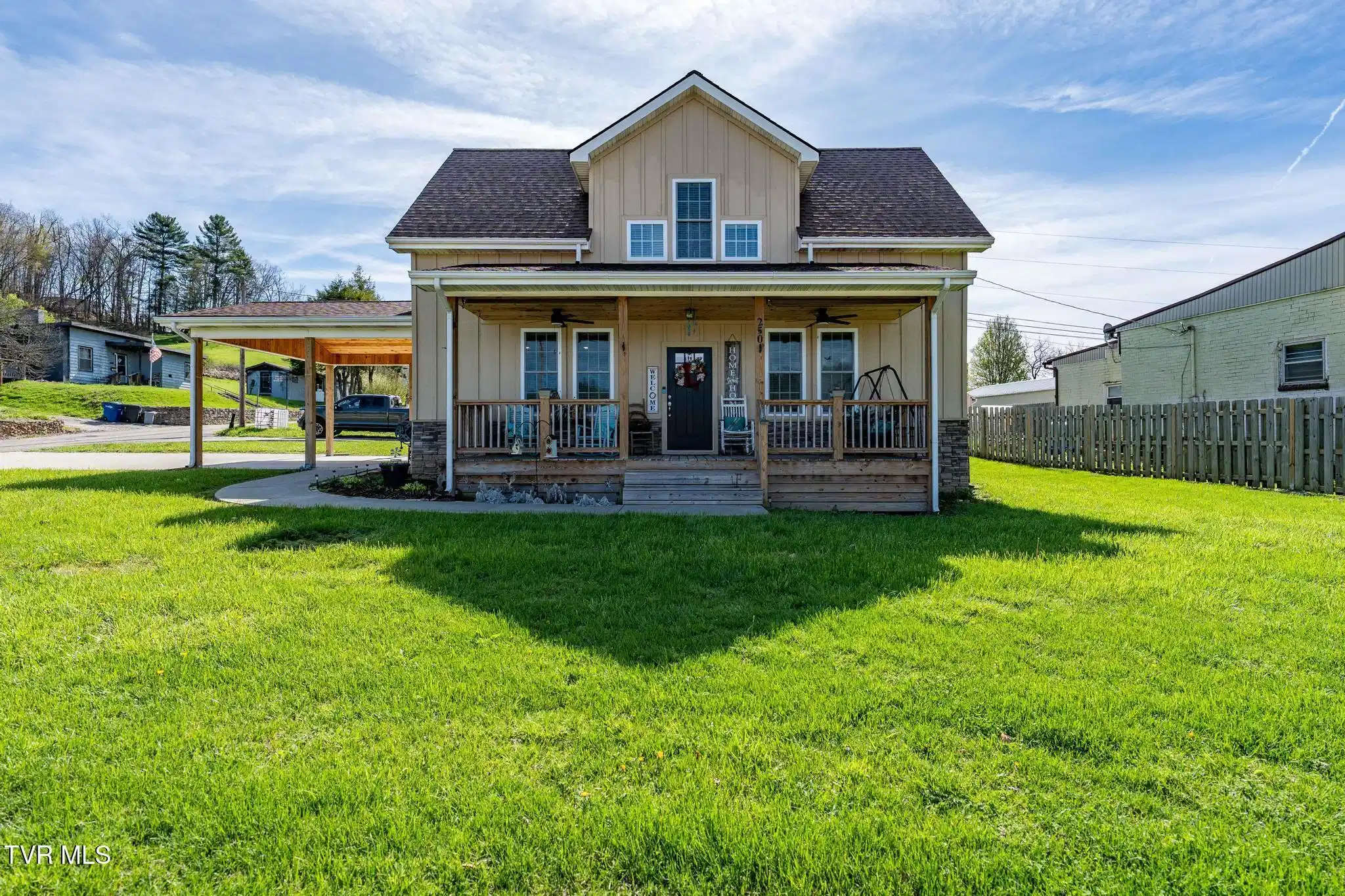 Image 1: 250 N Shady Street, Mtn City, TN (2 of 4