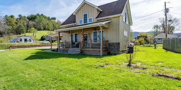Image 3: 250 N Shady Street, Mtn City, TN (3 of 4