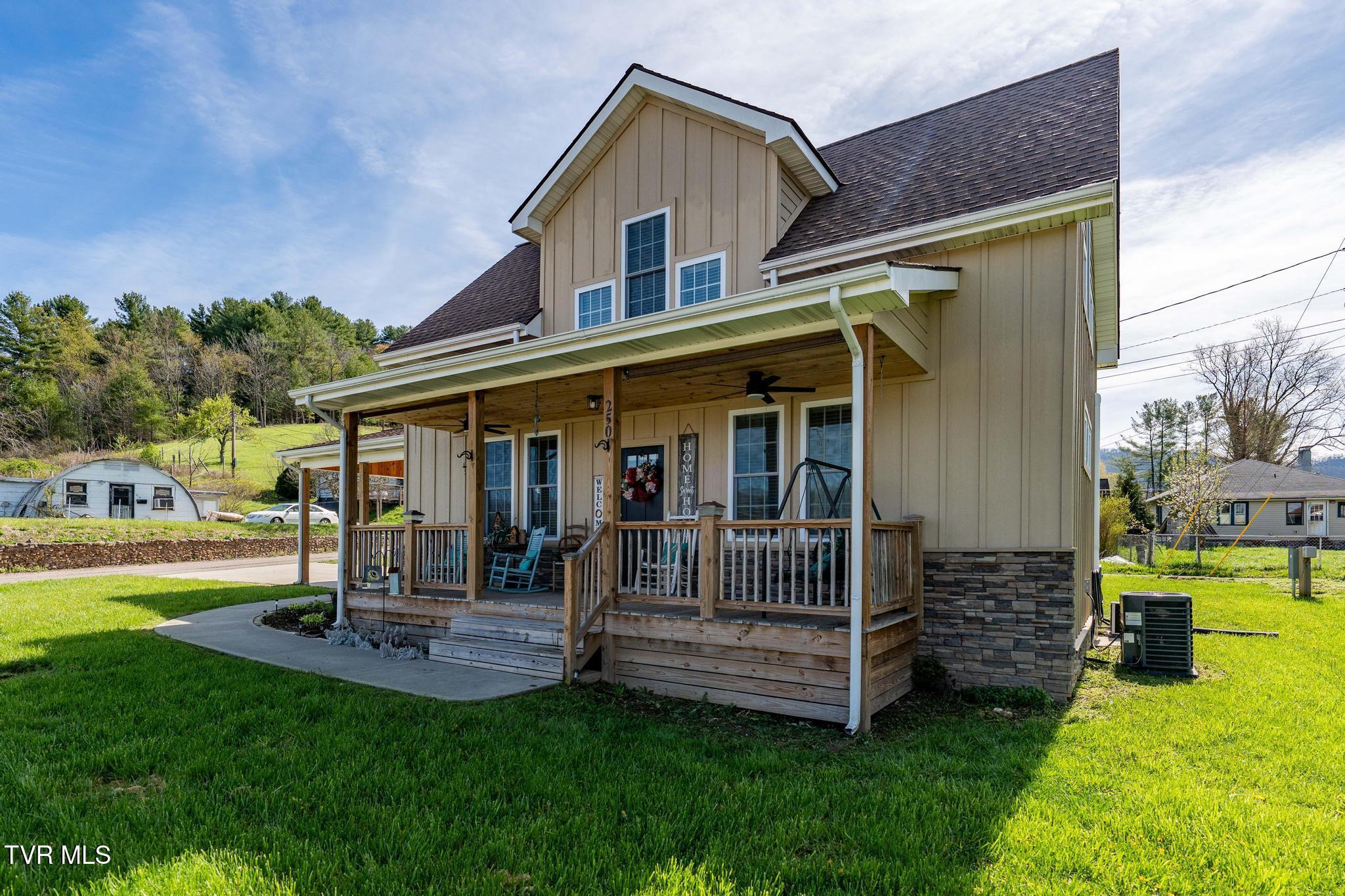 Image 4: 250 N Shady Street, Mtn City, TN (4 of 4