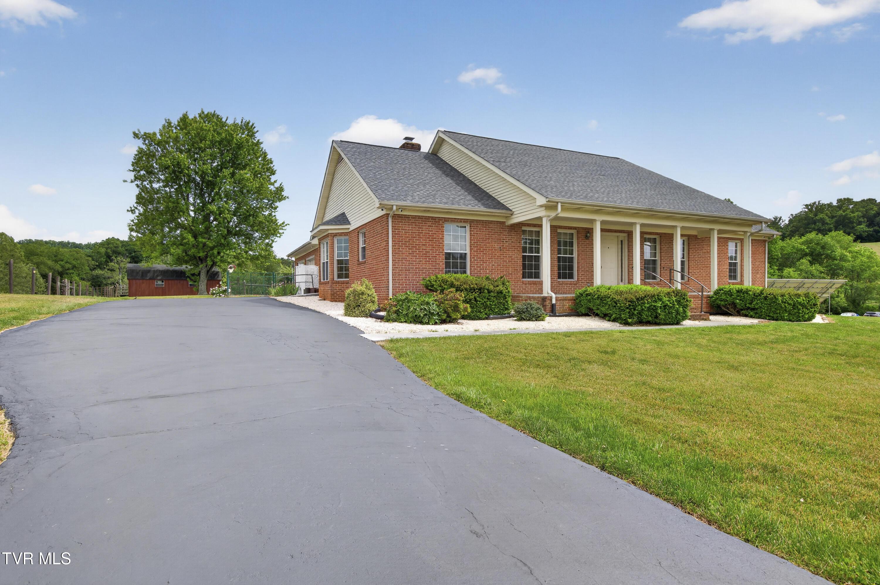 Image 3: 18158-Old-Jonesboro-Rd-Abingdon-VA Matt-