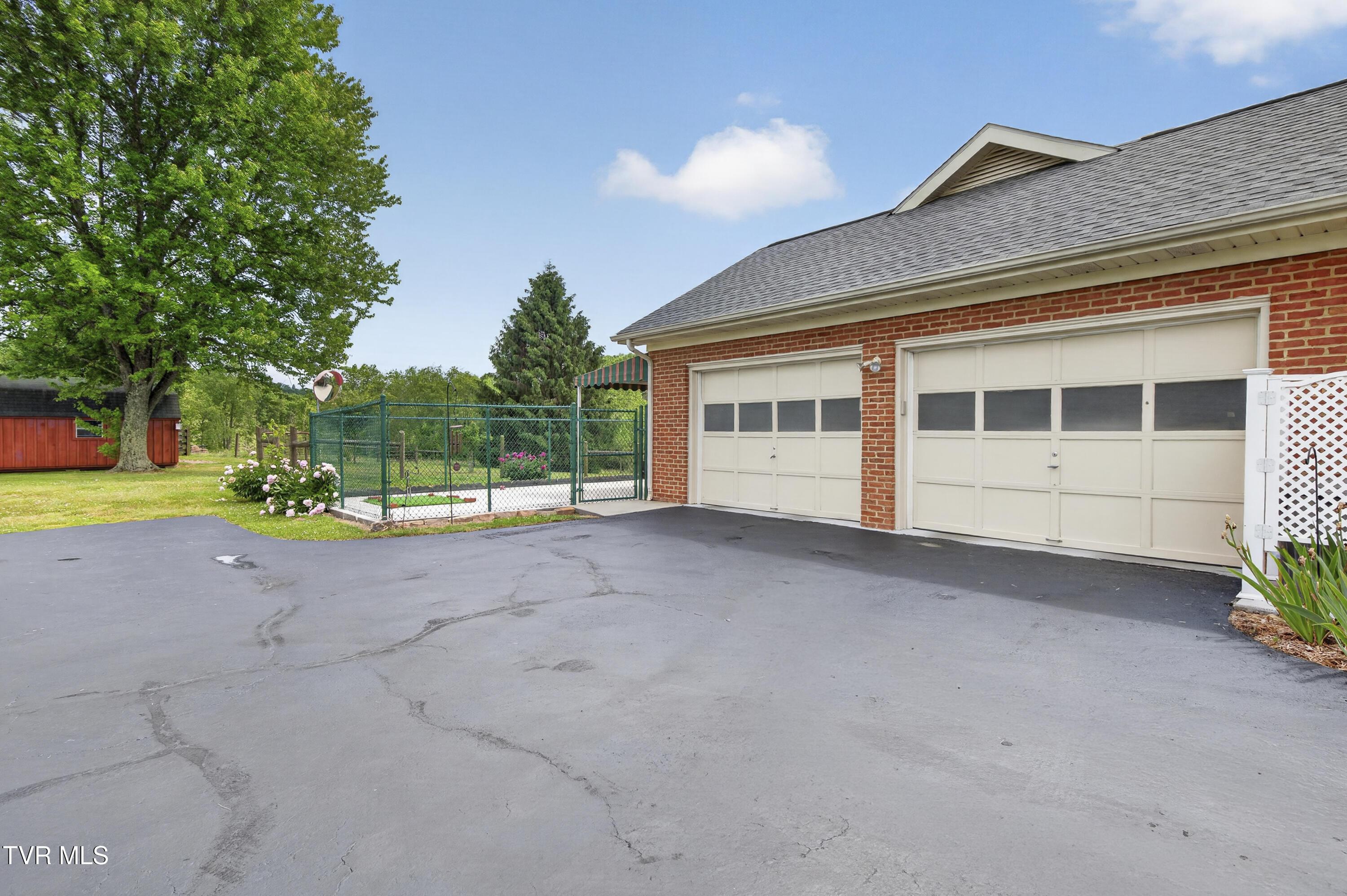 Image 4: 18158-Old-Jonesboro-Rd-Abingdon-VA Matt-