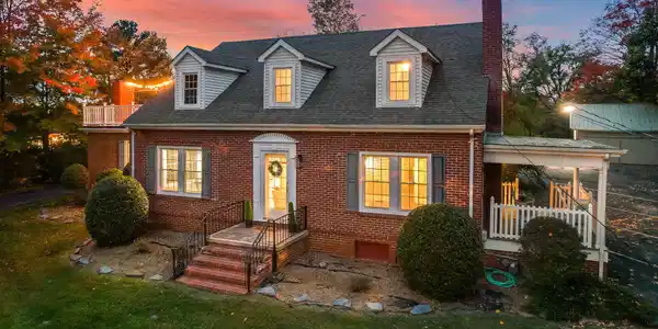 Image 2: 1-web-or-mls-Tusculum 27