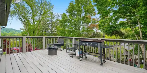 Image 2: Oak Cliff Back Deck