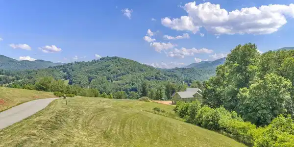 Image 2: 10-web-or-mls-DJI_20260605120349_0028_D