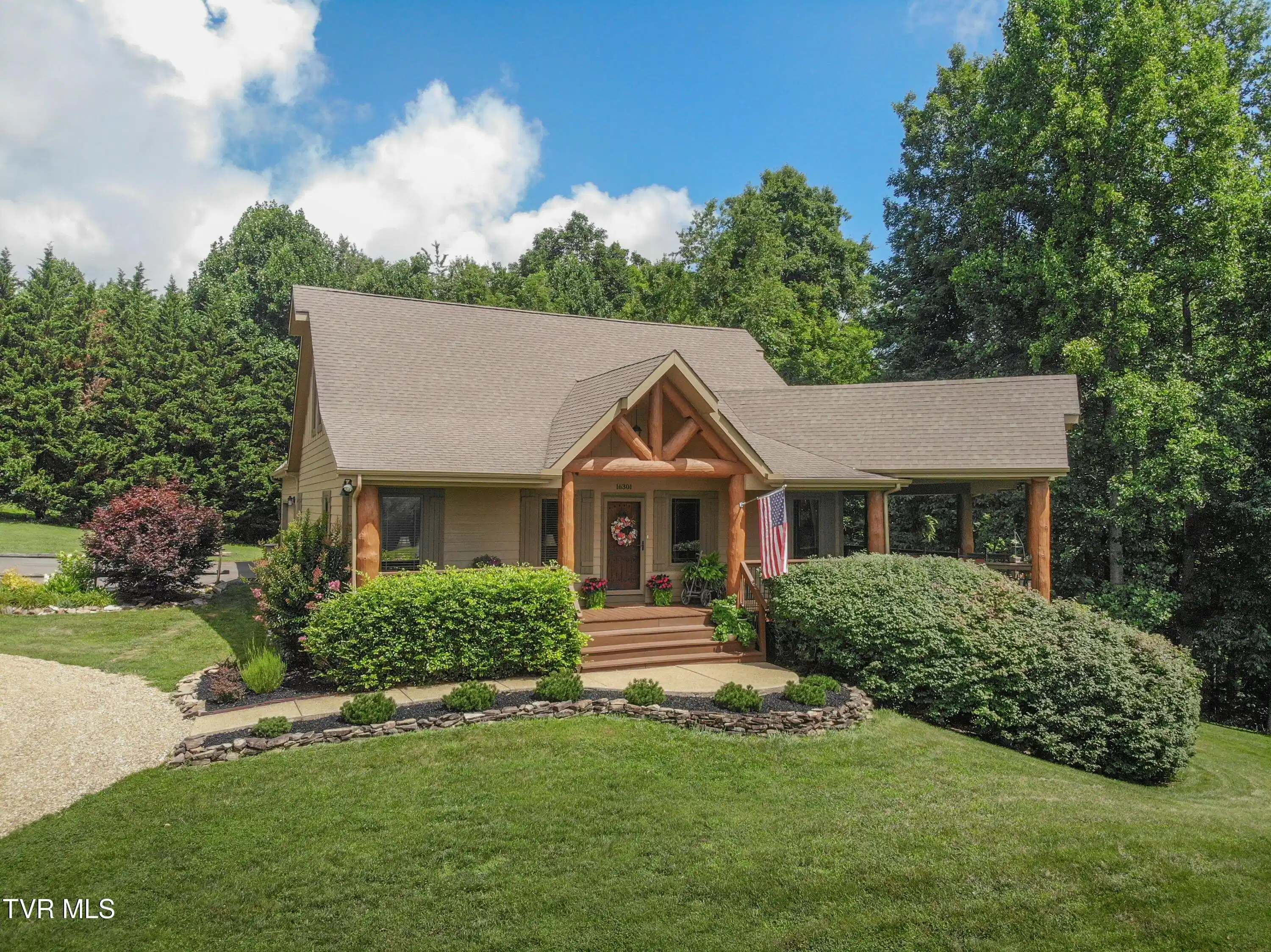 Image 1: 16301 Highland Log Dr.