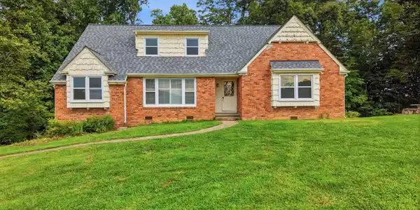216 Chickasaw Street