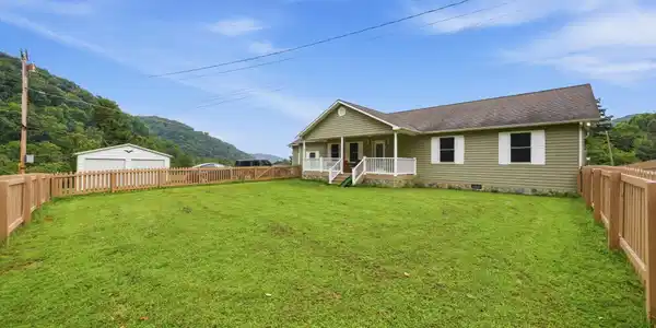 Image 2: 6-web-or-mls-031_DSC03434