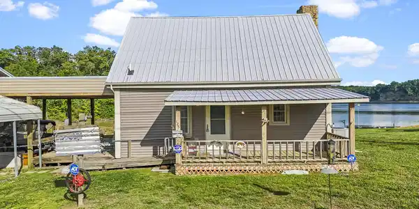 125 Island Harbor Lane
