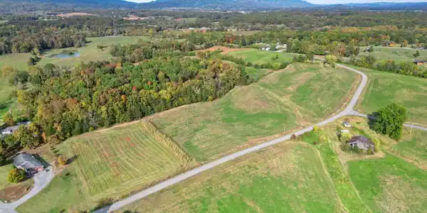 Image 4: 25-web-or-mls-DJI_0517