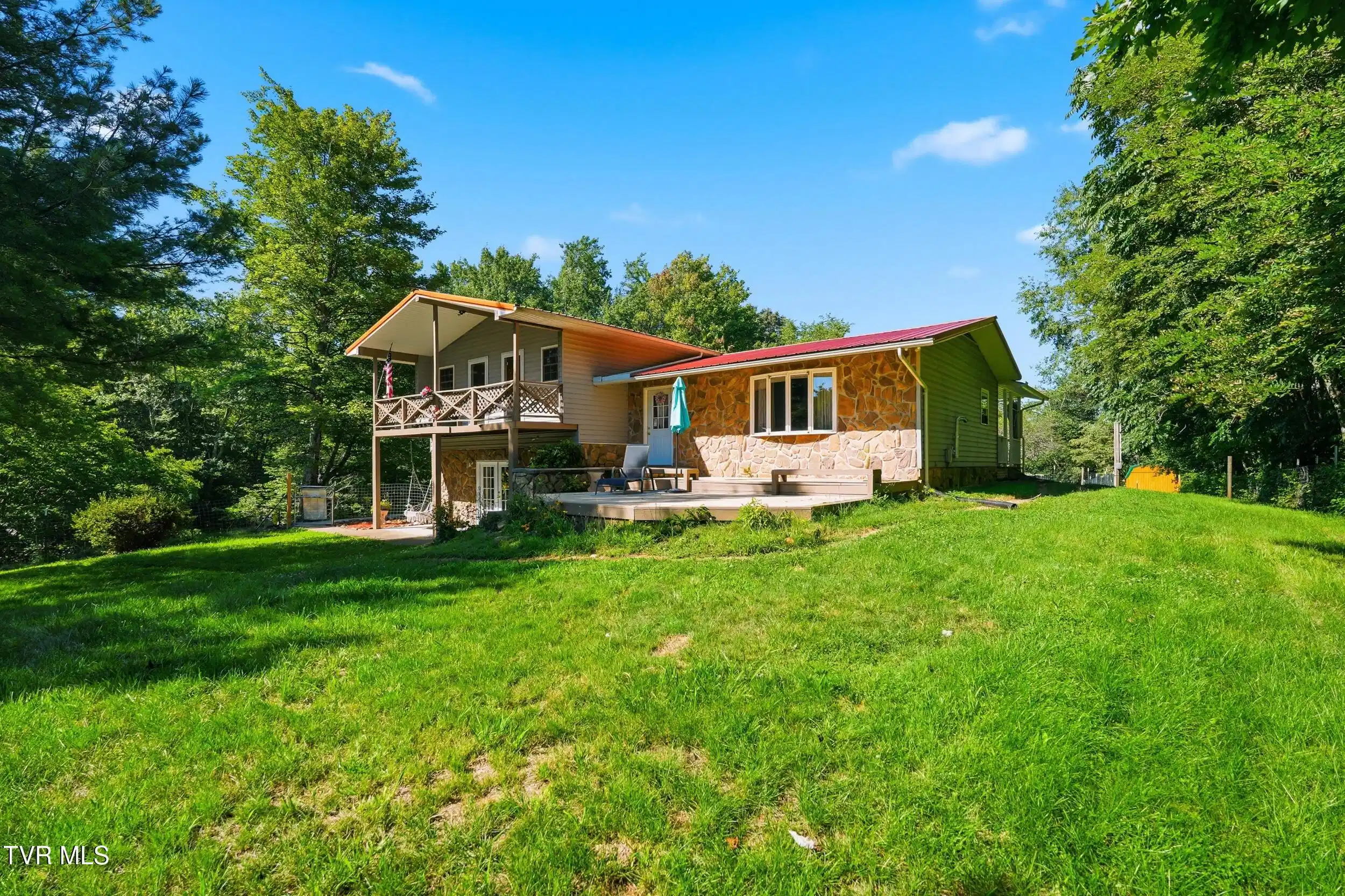 Image 1: 2_206 woodlawn dr-47