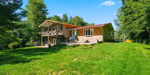 206 Woodlawn Drive