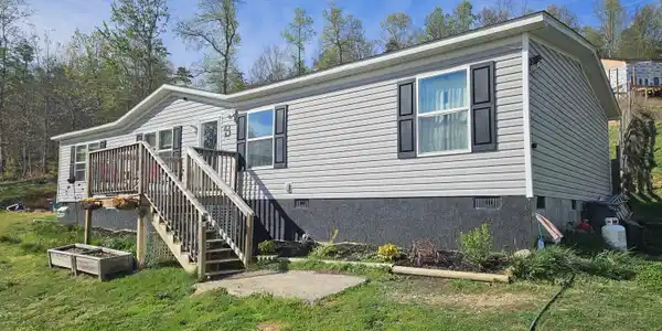 1029 Red Bud Lane