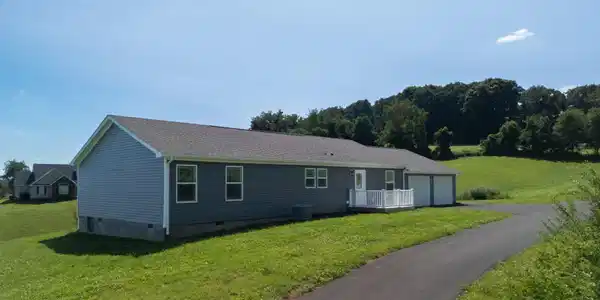 Image 2: 59-web-or-mls-18008-destiny-ln