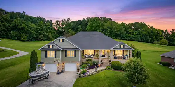 730 Victoria Lee Way