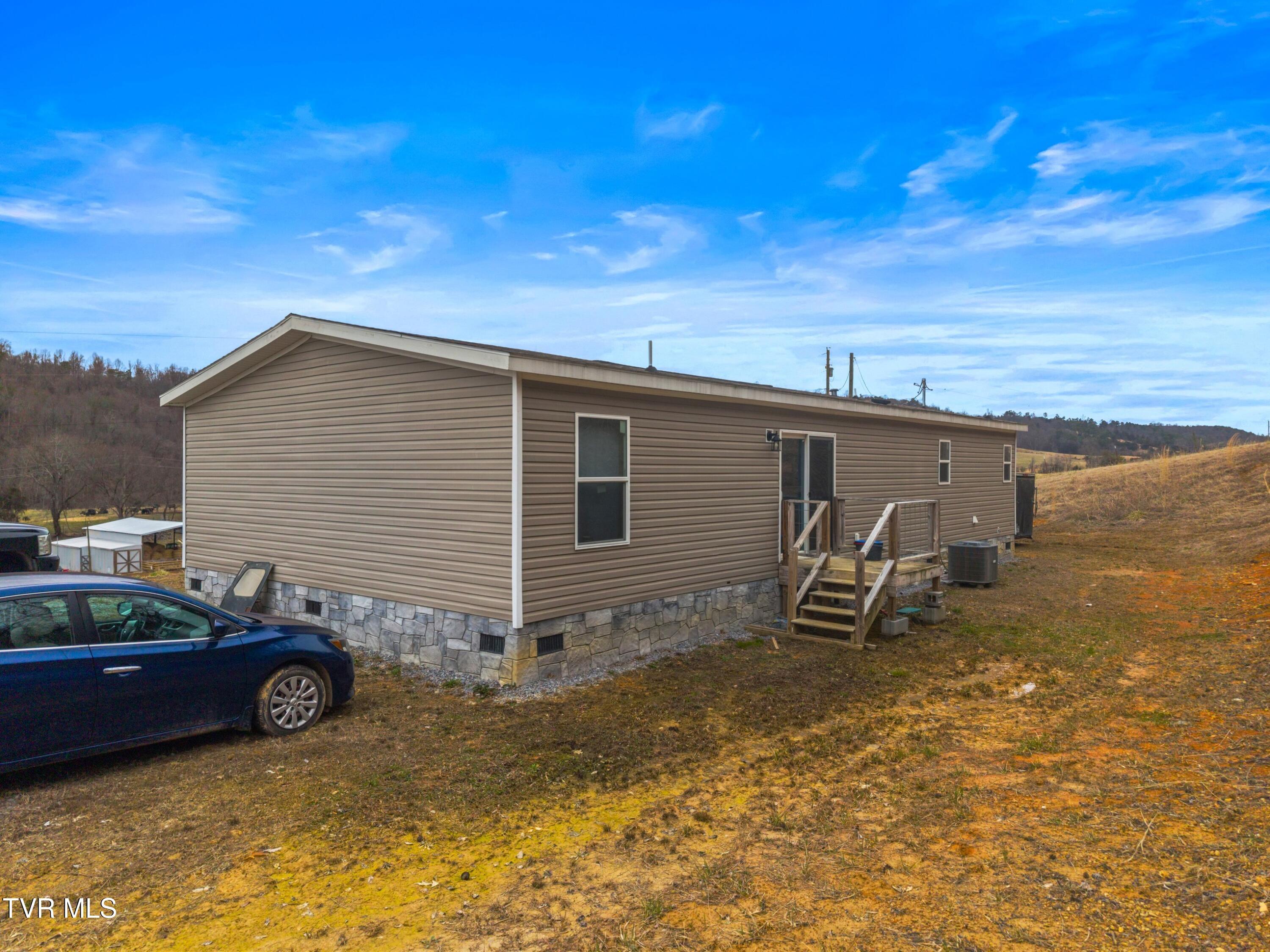 Image 3: 003-612GrassyValleyRoad-Whitesburg-TN-37