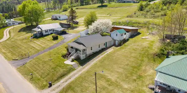 Image 2: 2-web-or-mls-207-main-st
