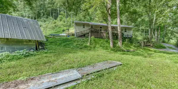 Image 2: 15202 Little Creek Rd-11