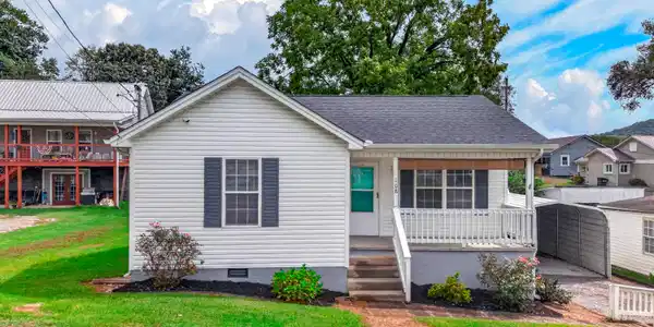 Image 2: 001-108JacksonStreet-Rogersville-TN-3785