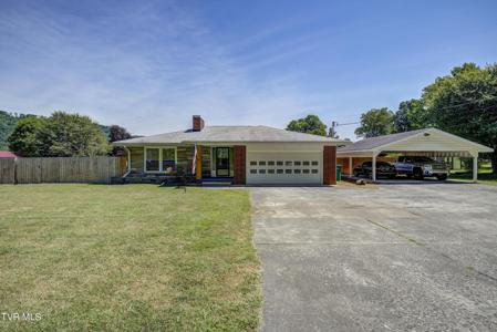 910 North Elm Avenue