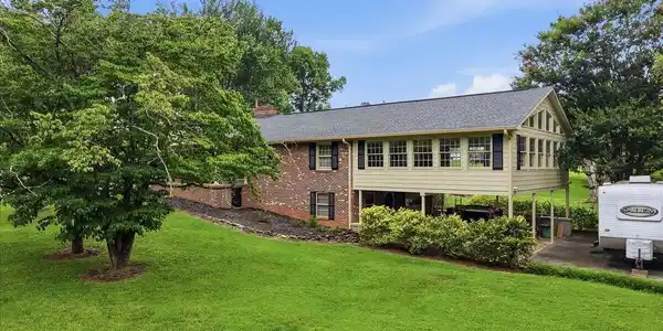 Image 2: 02-404_Cowan_Drive_Rogersville_005