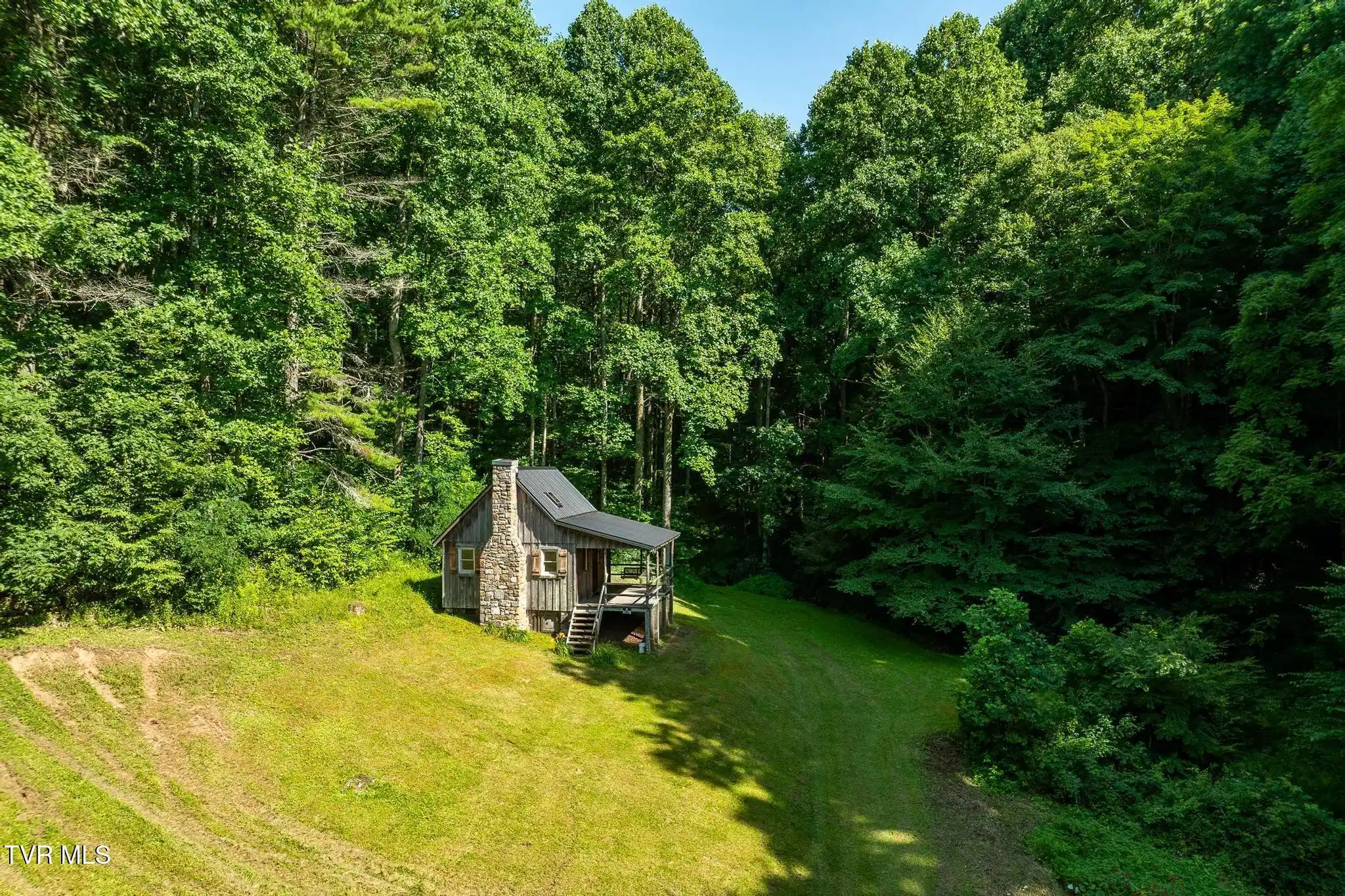 Image 1: 540 Jim Wright Road (19 of 78)