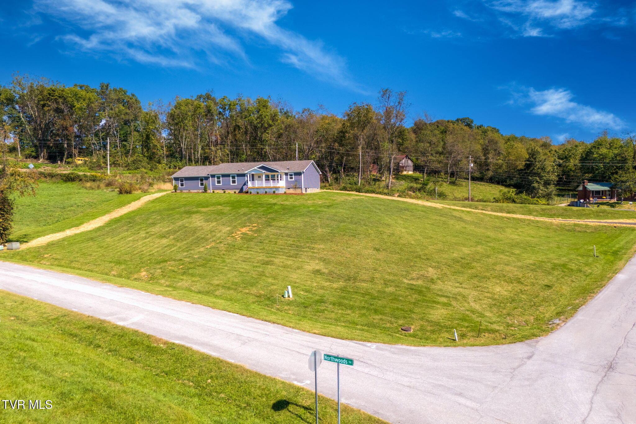 Image 4: 4-web-or-mls-18008-destiny-ln