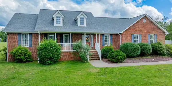 1015 Cedar Hills Drive