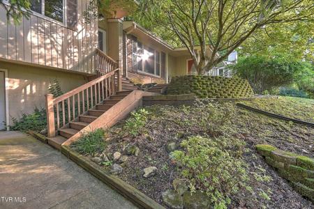 3815 Hemlock Park Lane