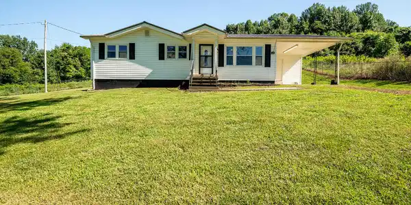 1224 Sulphur Springs Loop