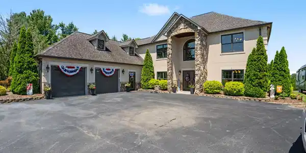 134 Country Acres Drive