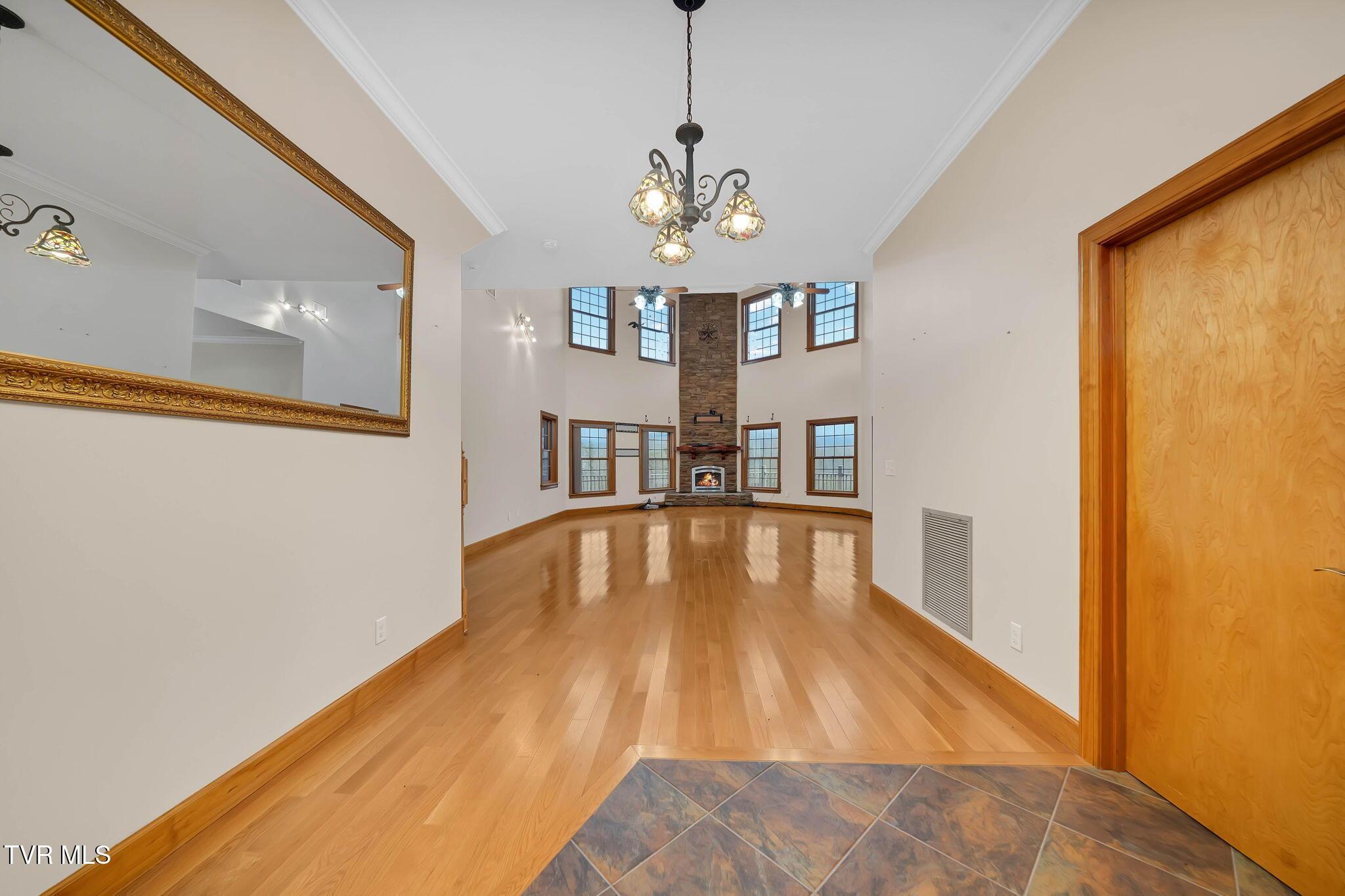 Image 4: 4-web-or-mls-1185 Woolsey Rd-4