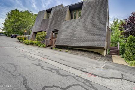 310 Hickory Bluff Bluff
