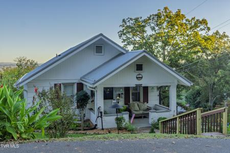 1036 Oak Drive Circle