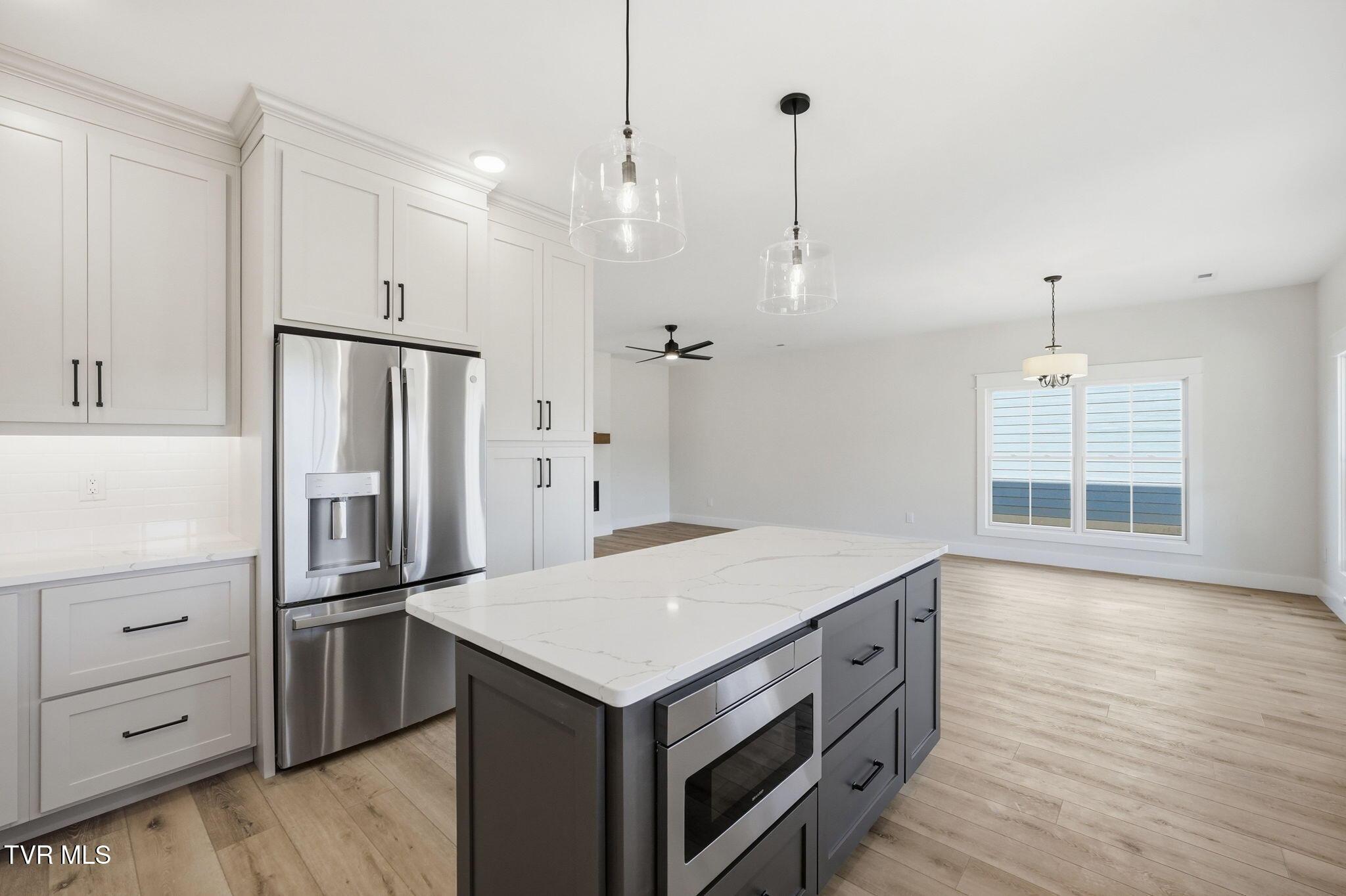 Image 4: 3-web-or-mls-014_DSC09409