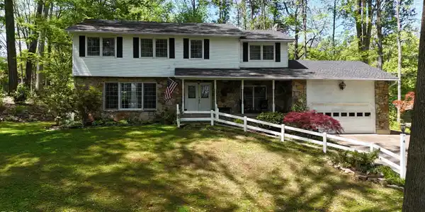 4 Willmar Circle